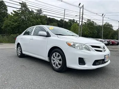 2013 Toyota Corolla L AT photo 3
