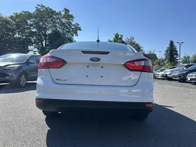 2014 Ford Focus S Sedan photo 5