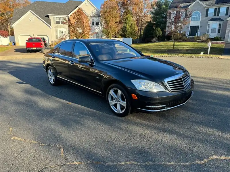 2012 Mercedes-Benz S-Class S550 4MATIC's photo