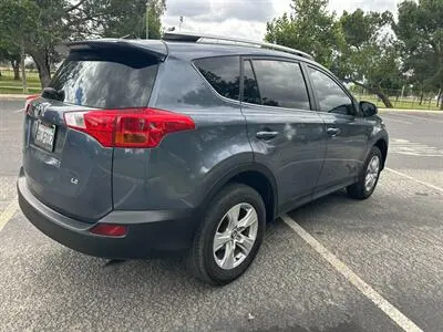 2013 Toyota RAV4 LE photo 5