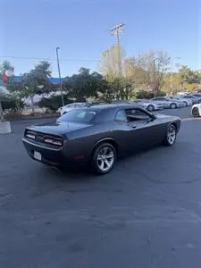 2016 Dodge Challenger SXT photo 5