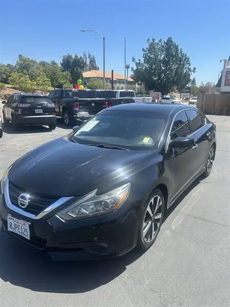 2018 Nissan Altima 2.5 SR photo 1