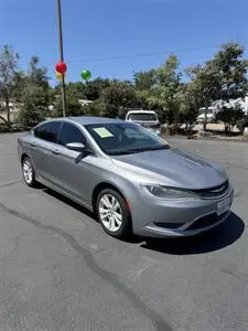 2016 Chrysler 200 Limited Platinum photo 2