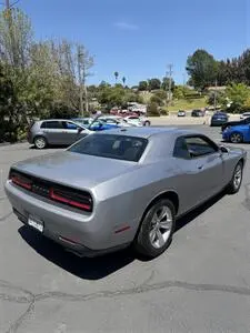 2016 Dodge Challenger SXT photo 5