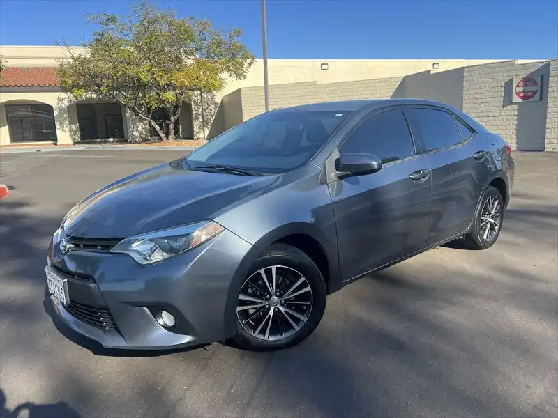 2016 Toyota Corolla LE Plus AT's photo