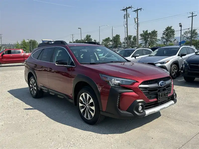 2025 Subaru Outback Limited's photo