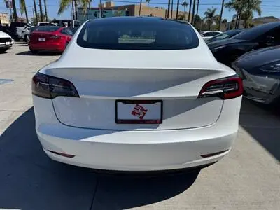 2021 Tesla Model 3 Standard Range Plus photo 5