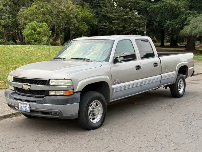 2002 Chevrolet Silverado HD Crew Cab SWB LT's photo