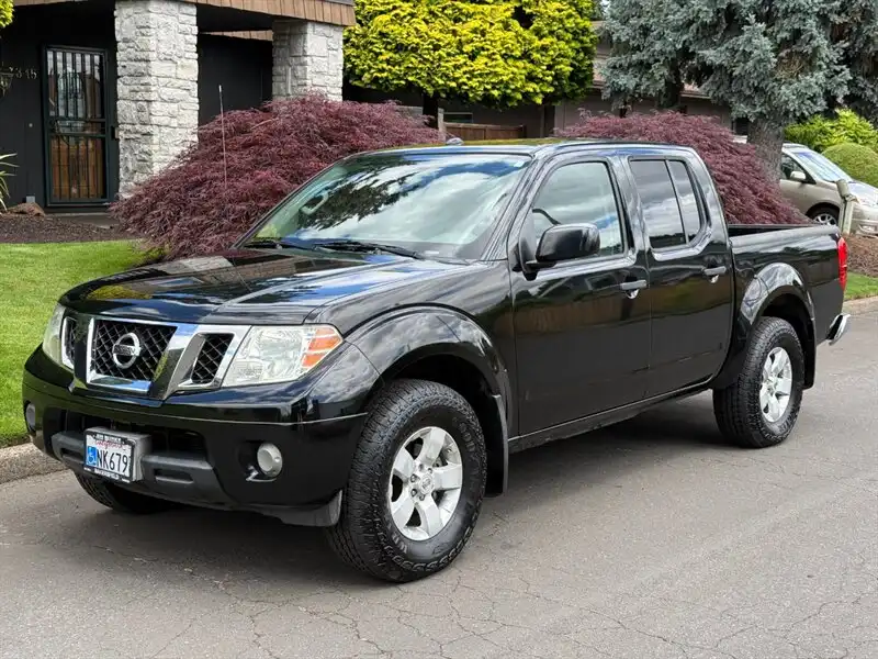 2012 Nissan Frontier 4.0 SV Crew Cab 4X4 AT SWB's photo