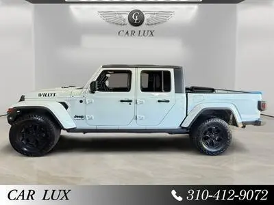 2021 Jeep Gladiator Willys photo 2