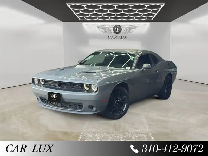 2018 Dodge Challenger R/T's photo