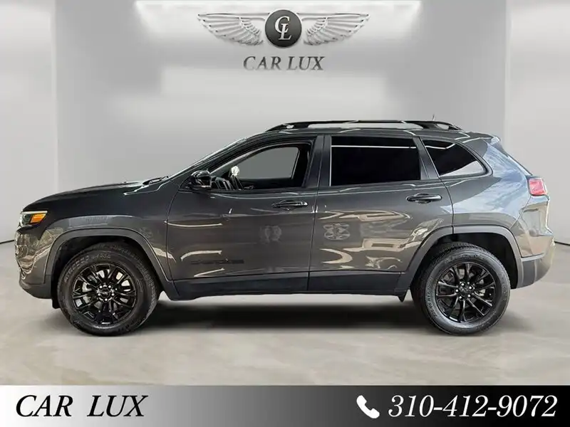 2023 Jeep Cherokee Altitude Lux 4X4's photo