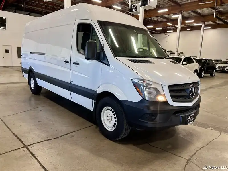 2015 Mercedes-Benz Sprinter 2500 170 WB High Roof's photo