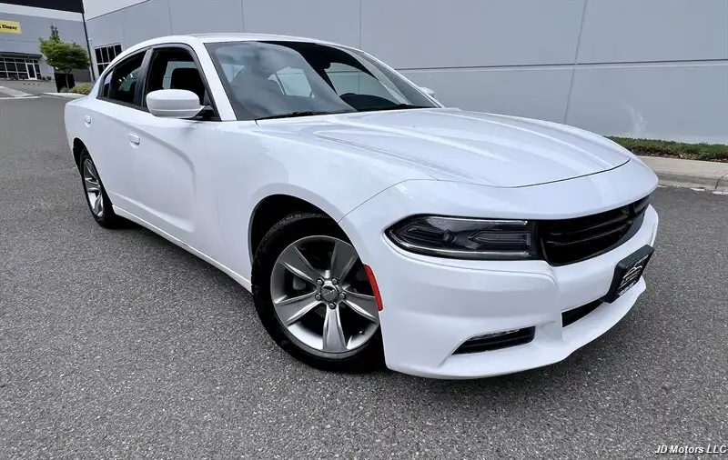 2015 Dodge Charger SXT's photo