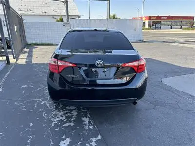 2017 Toyota Corolla LE AT photo 4