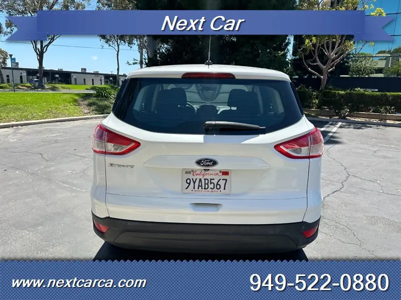2015 Ford Escape S photo 4