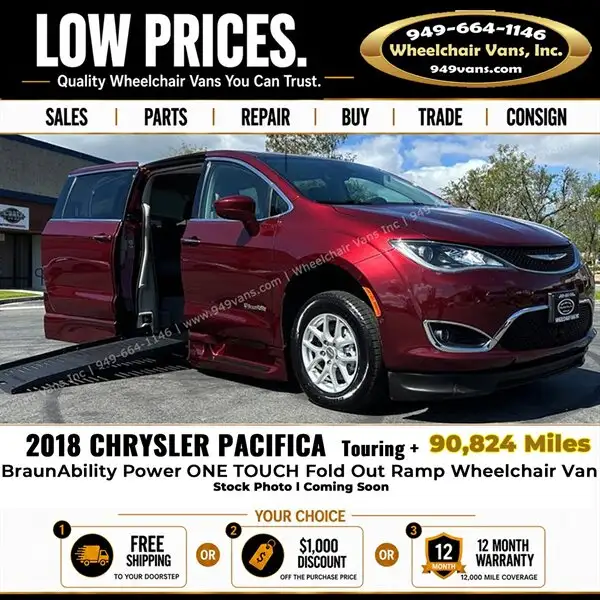 2018 Chrysler Pacifica Touring Plus's photo