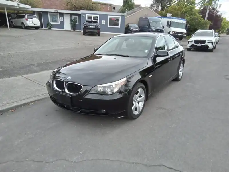 2005 BMW 5 Series 525i's photo