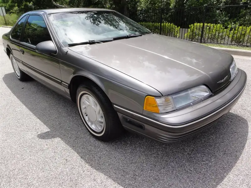 1990 Ford Thunderbird Premium Coupe LX's photo