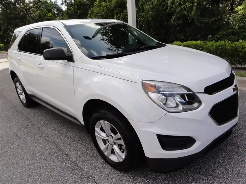 2017 Chevrolet Equinox LS's photo