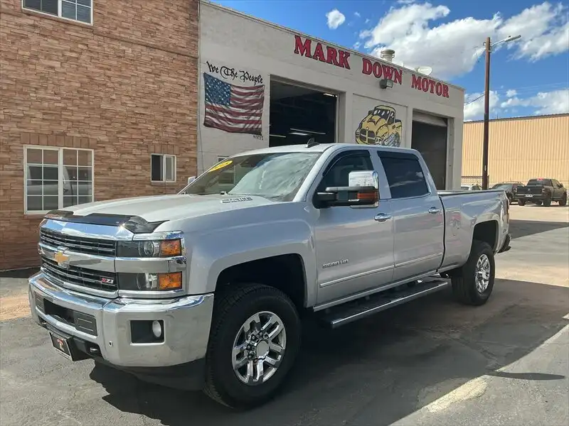 2015 Chevrolet Silverado HD LTZ 4WD Crew Cab Short Box SRW w R6Q's photo