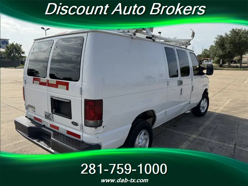 2011 Ford E-Series E-250 Van photo 5