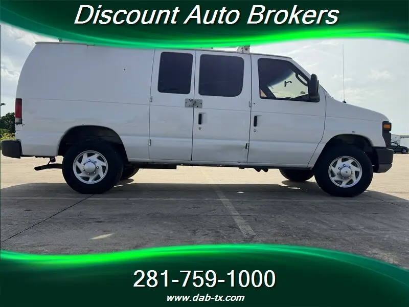 2011 Ford E-Series E-250 Van photo 4