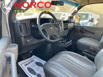 2018 Chevrolet Express 2500 Work Van HD photo 4