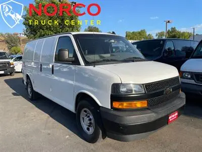 2018 Chevrolet Express 2500 Work Van HD photo 2