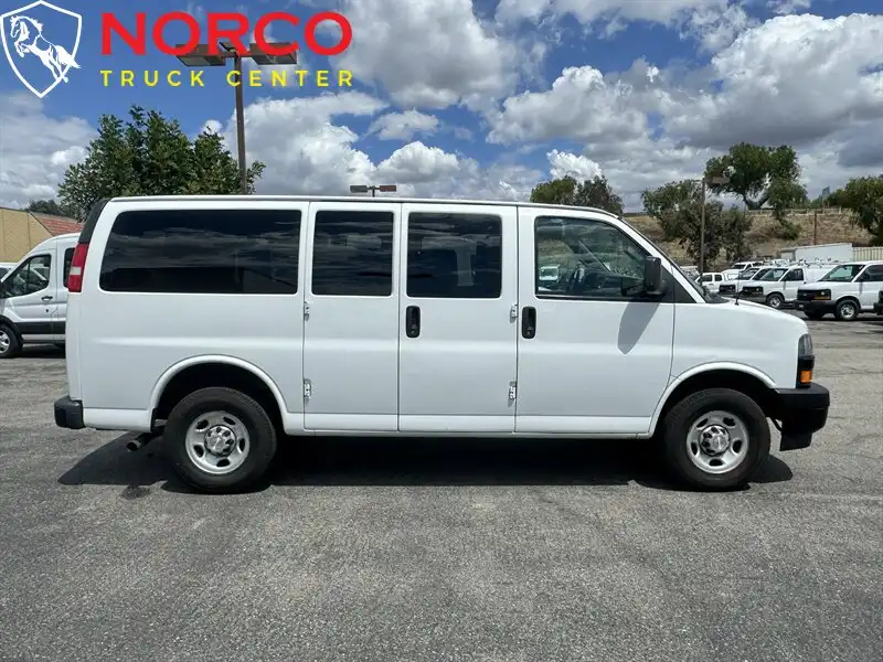 2021 Chevrolet Express 3500 LS's photo