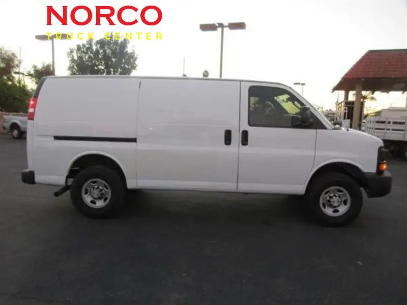 2016 Chevrolet Express Work Van HD 2500 photo 1