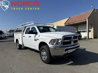 2018 RAM 3500 Tradesman 4WD Crew Cab LWB photo 2