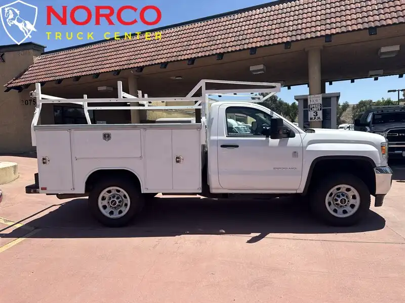 2016 GMC Sierra 2WD Regular Cab Chassis LWB's photo