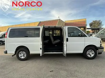 2020 Chevrolet Express 3500 LT Extended photo 2