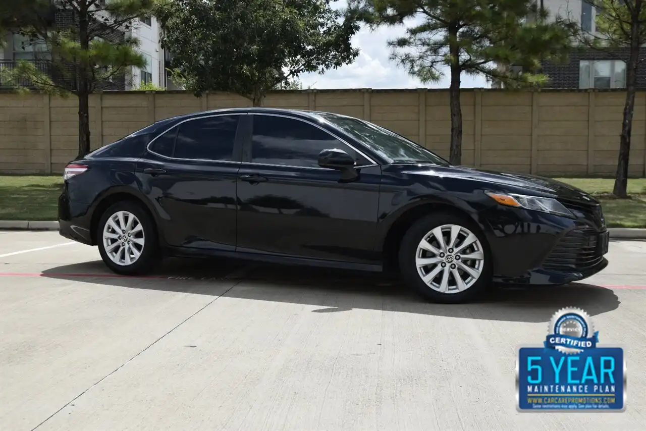 2020 Toyota Camry 2.5 Auto LE's photo
