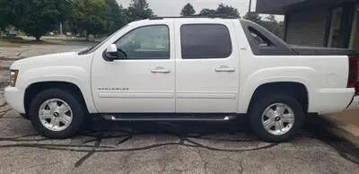 2012 Chevrolet Avalanche 4WD Avalanche LT photo 3