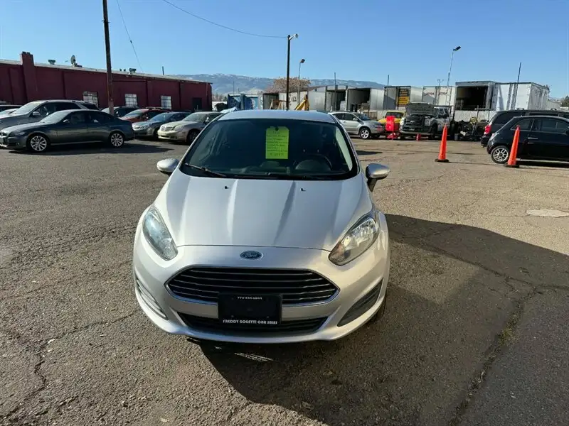 2015 Ford Fiesta SE Sedan's photo