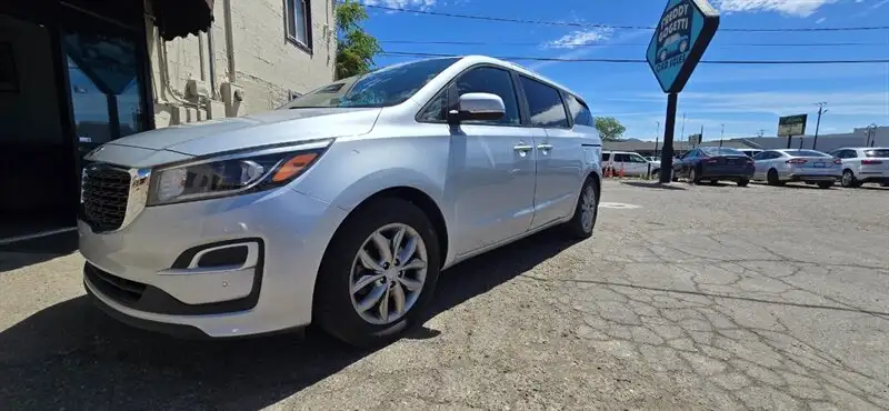 2019 Kia Sedona EX's photo