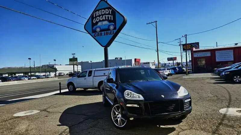 2010 Porsche Cayenne Turbo S's photo