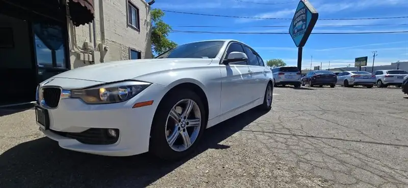 2014 BMW 3 Series 320i xDrive Sedan's photo