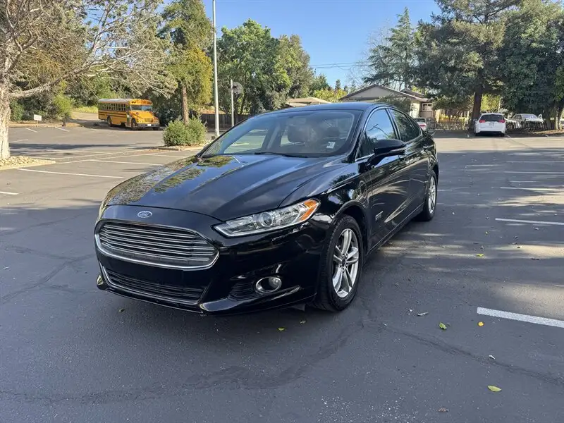 2016 Ford Fusion Plug-In Hybrid Titanium's photo