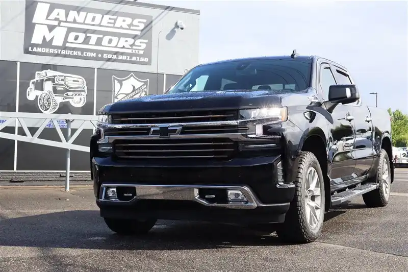2022 Chevrolet Silverado 1500 High Country 4WD Crew Cab Short Box's photo