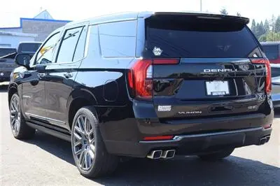 2026 GMC Yukon Denali Ultimate 4WD photo 3