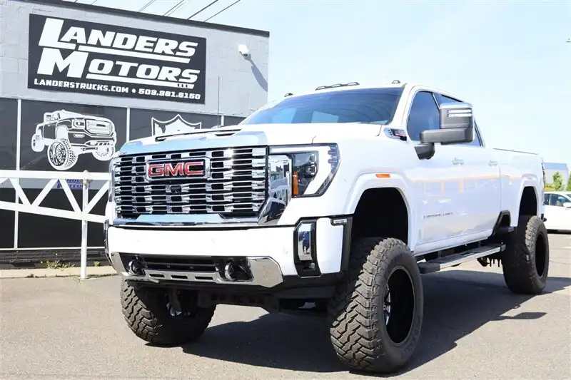 2025 GMC Sierra Denali 4WD Crew Cab Standard Box SRW's photo