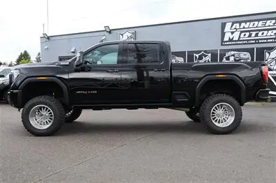 2025 GMC Sierra AT4 4WD Crew Cab Standard Box SRW photo 2