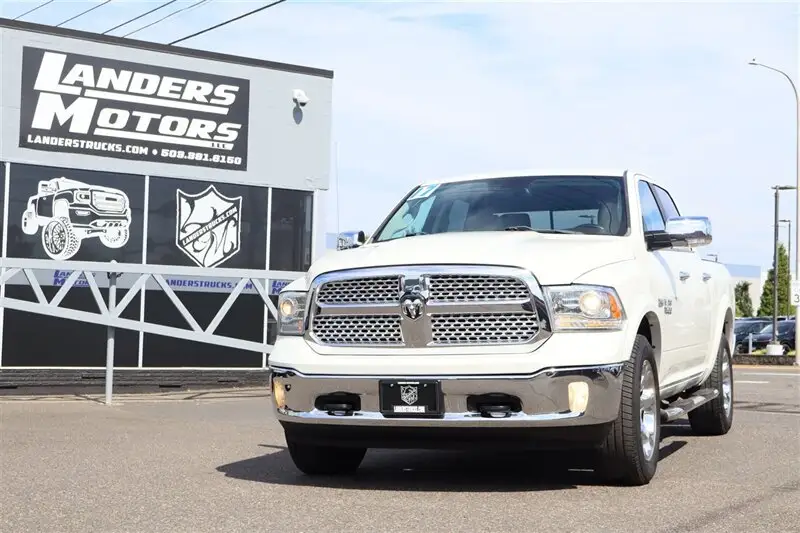 2017 RAM 1500 Laramie 4WD Crew Cab 5'7 photo 1
