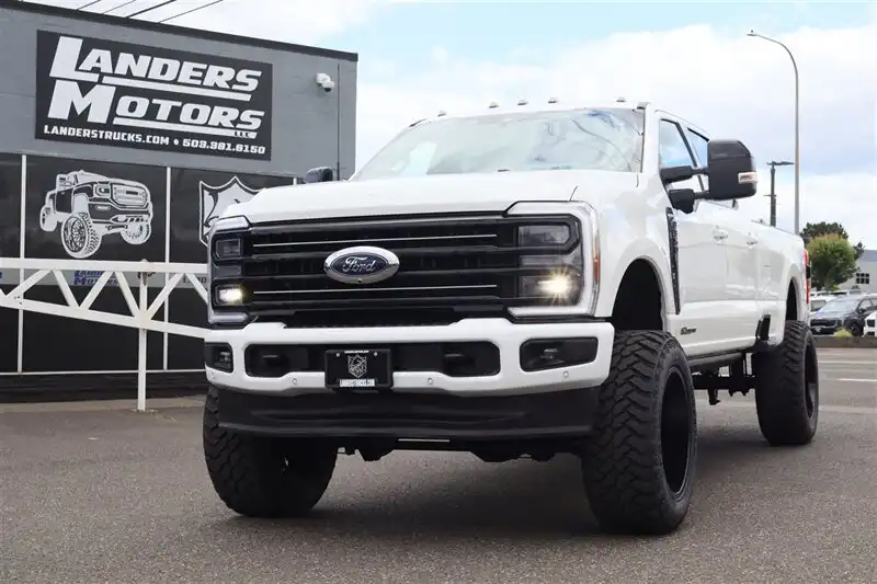 2025 Ford F-350 Platinum 4x4 Crew Cab 176 in SRW's photo