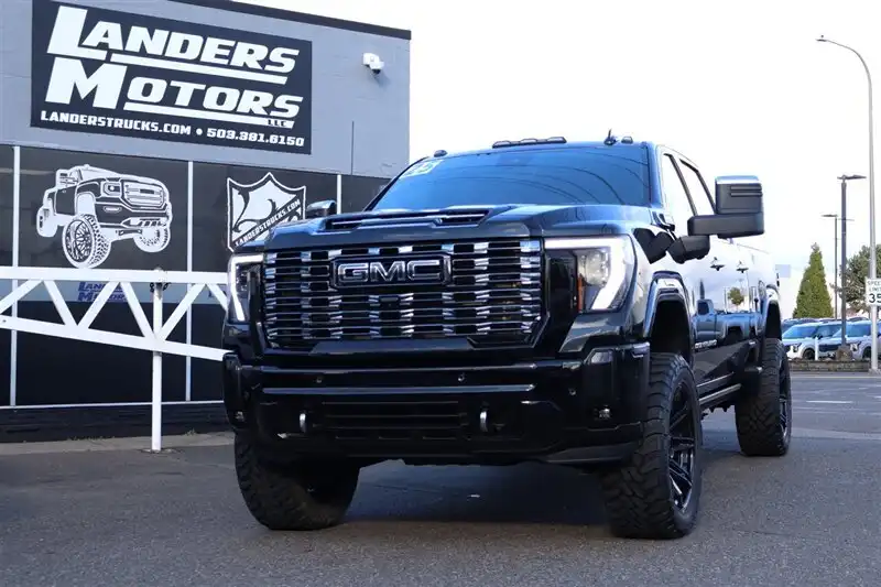 2025 GMC Sierra Denali Ultimate 4WD Crew Cab Standard B's photo