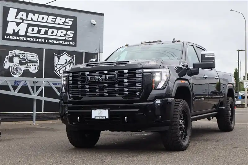 2025 GMC Sierra Denali Ultimate 4WD Crew Cab Standard B's photo