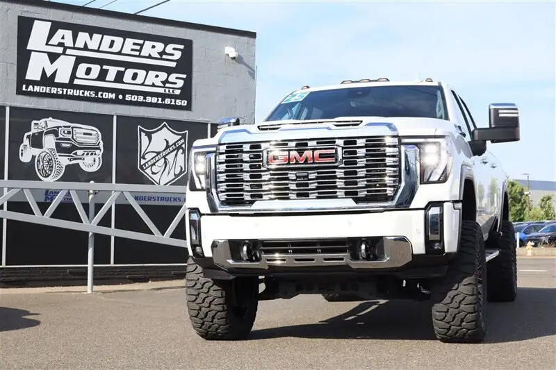 2025 GMC Sierra Denali 4WD Crew Cab Standard Box photo 1